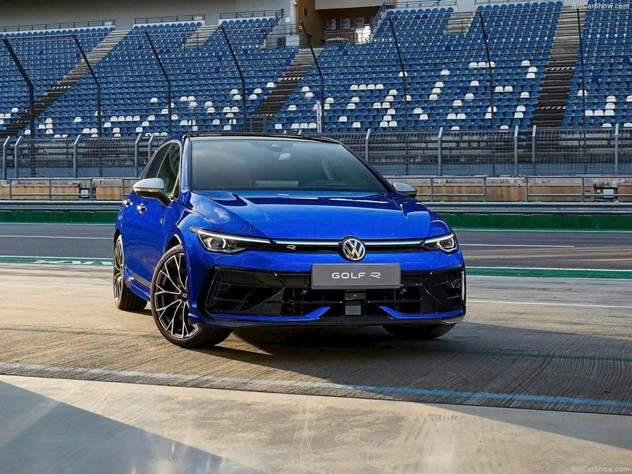 Thông số kỹ thuật Volkswagen Golf GTI & Golf R 2025 – Hiệu suất thể thao đậm chất Đức