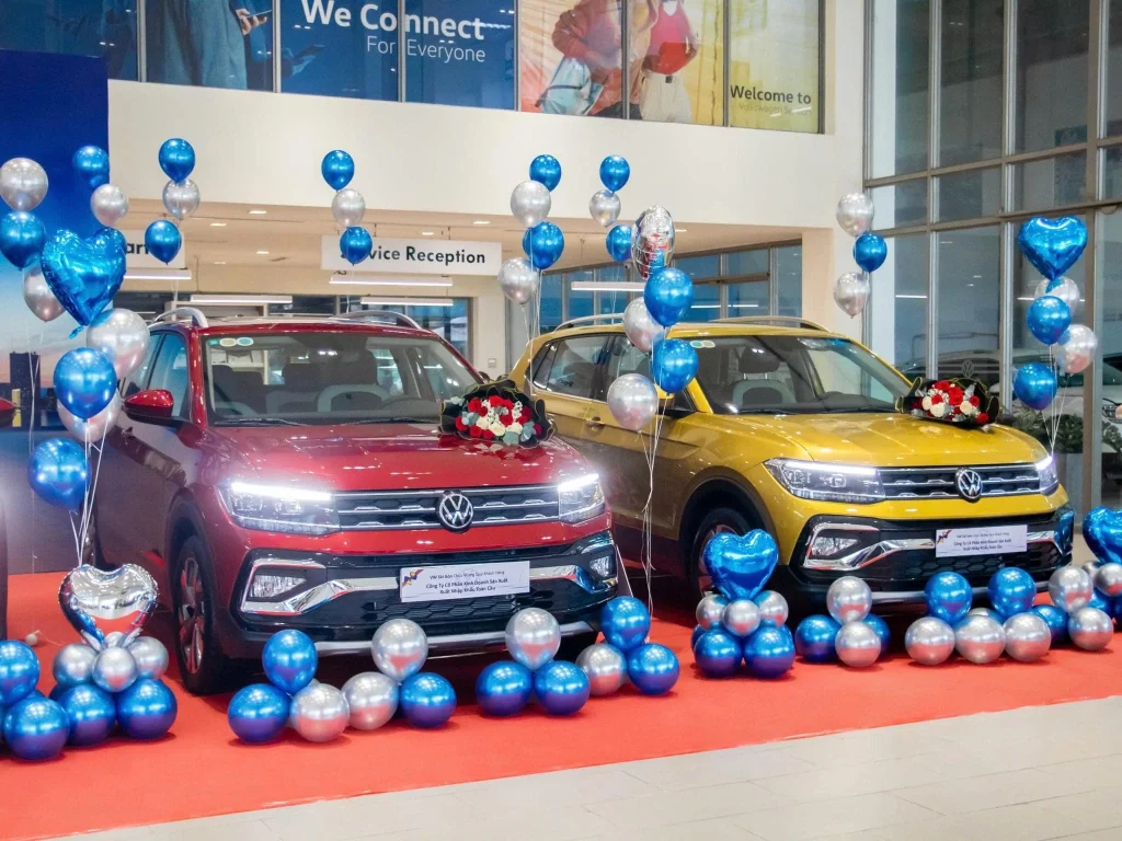 Kiểm tra xe Volkswagen Viloran trước khi bàn giao