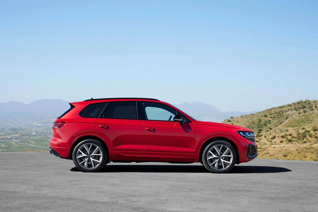 Volkswagen Touareg 2025: Giá xe, C.trình khuyến mãi, thông số kỹ thuật 4 Thân xe Volkswagen Touareg