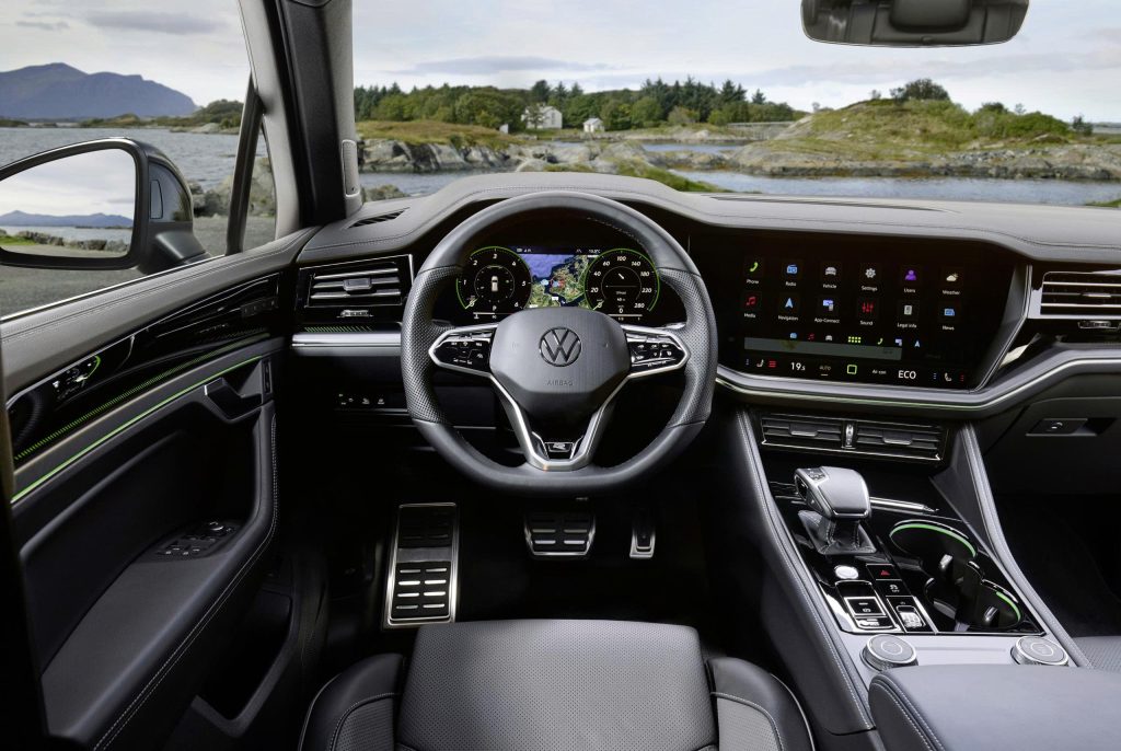 Volkswagen Touareg 2025: Giá xe, C.trình khuyến mãi, thông số kỹ thuật 8 Khoang Cabin Volkswagen Touareg